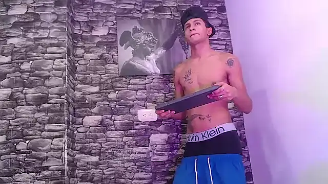 Snapshot of gustavo_saaled19_ chatting on 10-20-25, 09:37 gustavo saaled19  online show from 10-20-25, 09:37