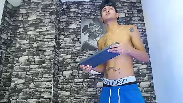 Snapshot of gustavo_saaled19_ chatting on 10-12-25, 03:24 gustavo saaled19  online show from 10-12-25, 03:24