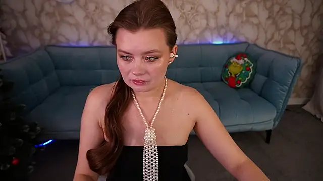 RedDoll  online show from 12-15-25, 06:14