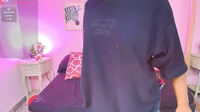 Nahomi Rivera online show from 09-13-25, 12:49