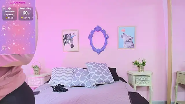 Nahomi Rivera online show from 10-09-25, 12:49