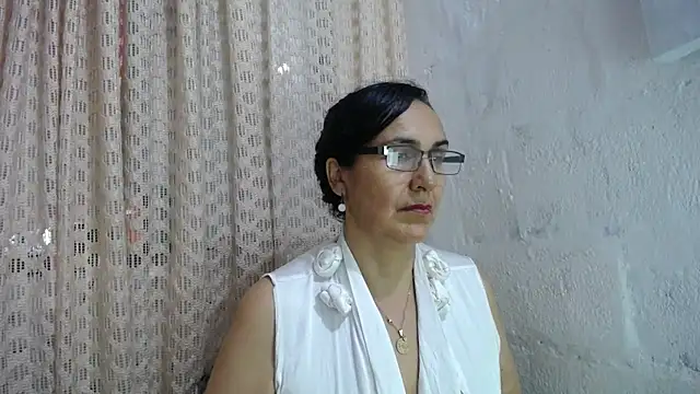 gabbyparker  online show from 11-24-25, 09:15