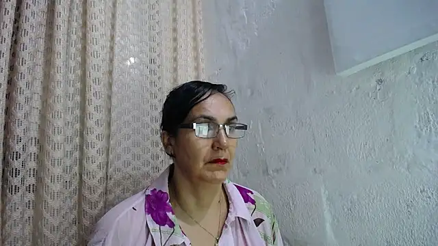 gabbyparker  online show from 11-21-25, 09:52