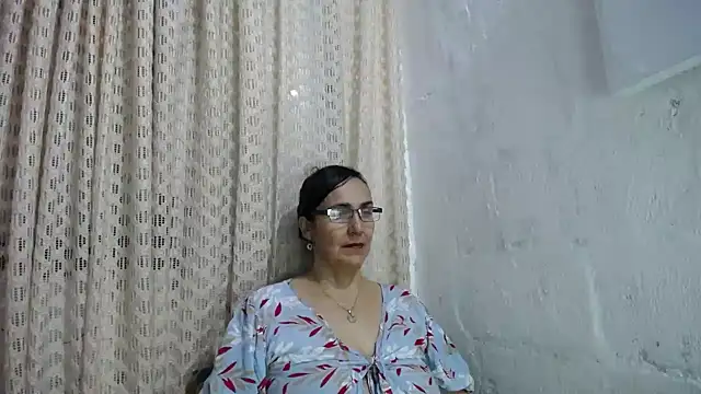 gabbyparker  online show from 11-11-25, 11:42