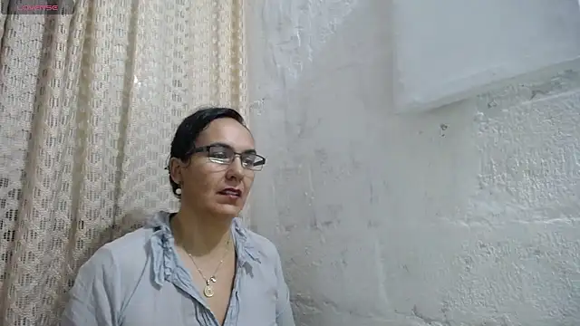 Snapshot of gabbyparker_ chatting on 09-10-25, 09:30 gabbyparker online show from 09-10-25, 09:30