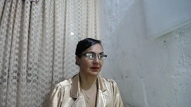 gabbyparker  online show from 11-04-25, 09:46