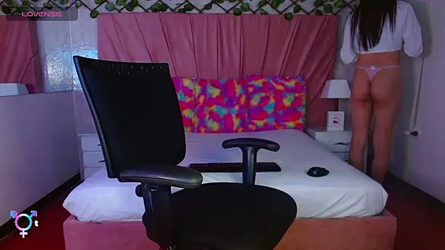 ximena butterfly2 online show from 11-30-25, 12:22