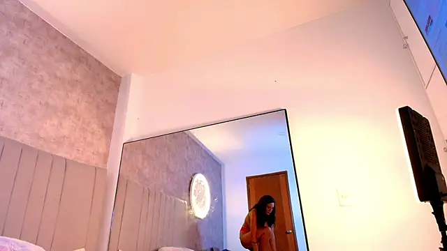 karla-ruiz online show from 10-04-25, 01:29