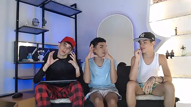 THREE GUYS HOT online show from 09-24-25, 07:42