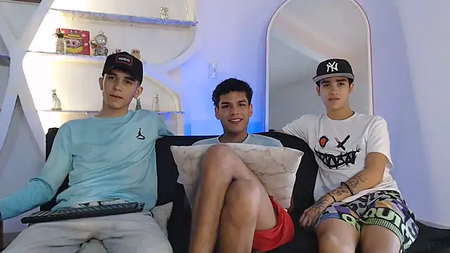 THREE GUYS HOT online show from 09-26-25, 07:43