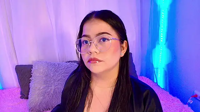 Snapshot of LilyRousee chatting on 02-06-26, 02:07 LilyRousee online show from 02-06-26, 02:07