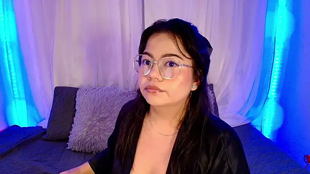 LilyRousee online show from 04-06-26, 03:57