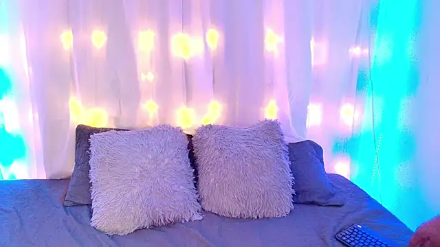 LilyRousee online show from 11-14-25, 02:26