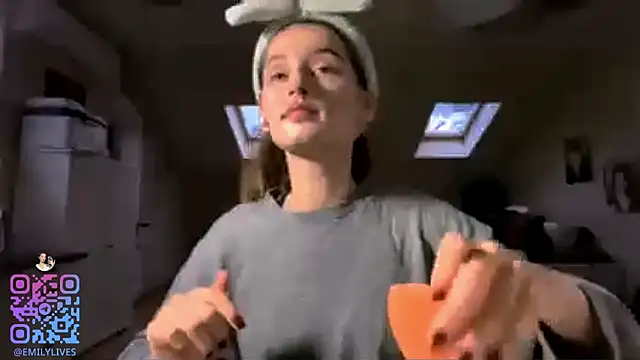 DarlineBrustera online show from 10-18-25, 02:19