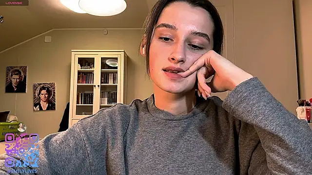 DarlineBrustera online show from 12-16-25, 04:11