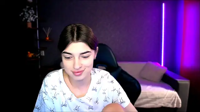 Dianaa Lee0 online show from 09-19-25, 05:17