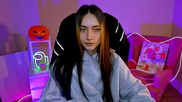 olivianorton online show from 10-23-25, 03:21