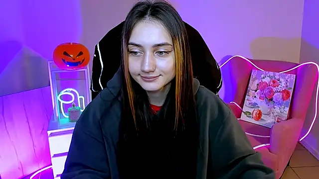 olivianorton online show from 10-24-25, 01:21