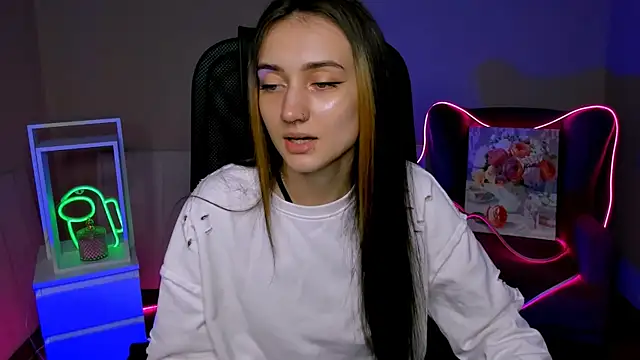 olivianorton online show from 11-04-25, 02:43