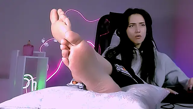 olivianorton online show from 03-01-26, 01:44