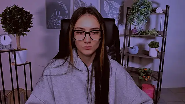 olivianorton online show from 10-12-25, 03:13