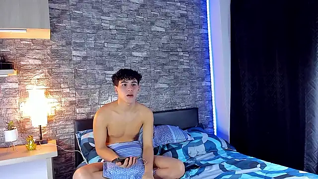 Snapshot of Theimperialboys_ chatting on 01-18-26, 04:16 Theimperialboys online show from 01-18-26, 04:16