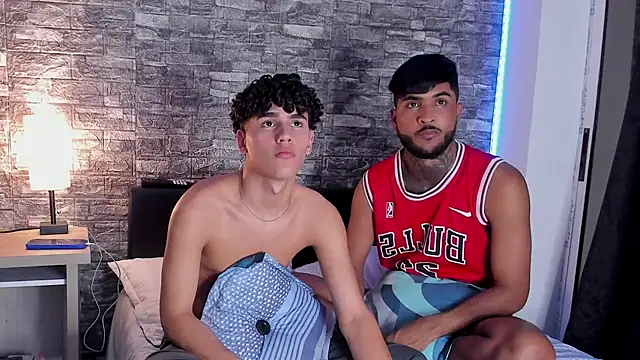 Snapshot of Theimperialboys_ chatting on 11-03-25, 02:28 Theimperialboys online show from 11-03-25, 02:28