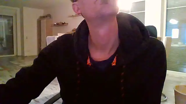 Snapshot of Trockenbau chatting on 11-21-25, 01:43 Trockenbau online show from 11-21-25, 01:43