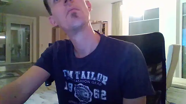 Snapshot of Trockenbau chatting on 10-01-25, 01:15 Trockenbau online show from 10-01-25, 01:15