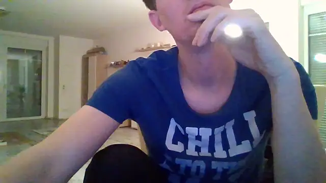 Snapshot of Trockenbau chatting on 12-17-25, 04:01 Trockenbau online show from 12-17-25, 04:01