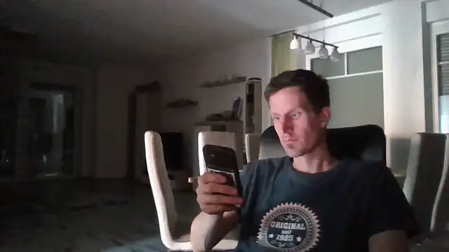 Snapshot of Trockenbau chatting on 09-19-25, 01:04 Trockenbau online show from 09-19-25, 01:04