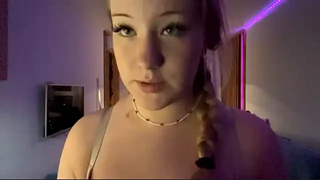 PandaFluff online show from 12-21-25, 05:36