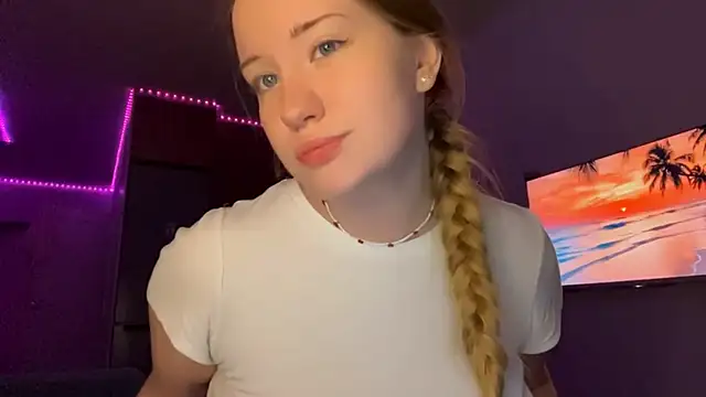 PandaFluff online show from 04-12-26, 06:11