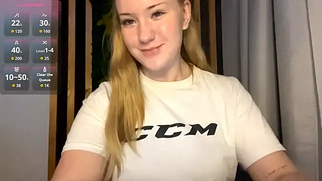 PandaFluff online show from 10-29-25, 04:17