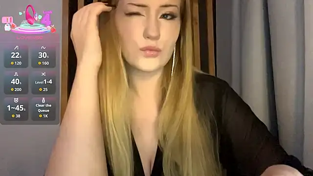 PandaFluff online show from 10-31-25, 04:36