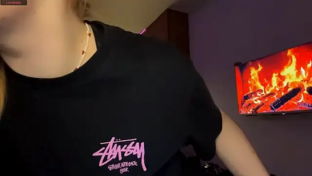 PandaFluff online show from 04-11-26, 05:49