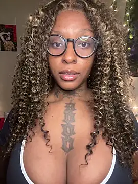 Snapshot of MistiSavannah chatting on 04-30-26, 01:45 MistiSavannah online show from 04-30-26, 01:45
