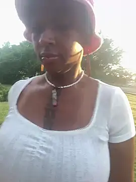 Snapshot of MistiSavannah chatting on 05-24-26, 12:16 MistiSavannah online show from 05-24-26, 12:16