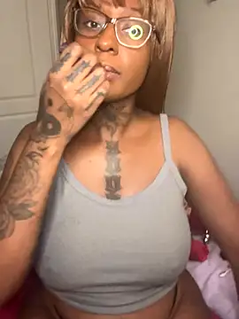 MistiSavannah online show from 11-19-25, 02:11