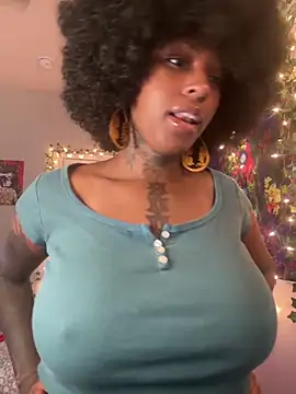 MistiSavannah online show from 06-17-26, 01:32