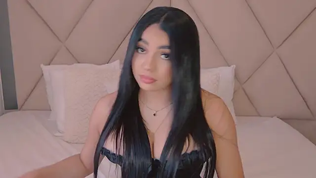 CharlotteeBrownn online show from 06-19-26, 06:36