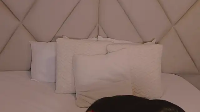CharlotteeBrownn online show from 05-10-26, 06:39