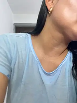 Snapshot of Rouse69_ chatting on 02-07-26, 03:58 Rouse69 online show from 02-07-26, 03:58