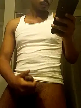 Snapshot of Yungandhungd chatting on 10-11-25, 08:54 Yungandhungd online show from 10-11-25, 08:54