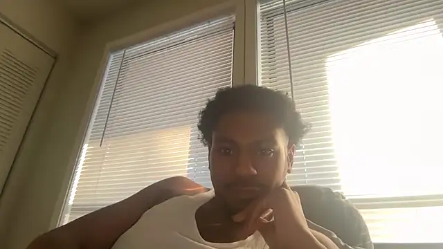 Snapshot of Yungandhungd chatting on 11-16-25, 09:30 Yungandhungd online show from 11-16-25, 09:30