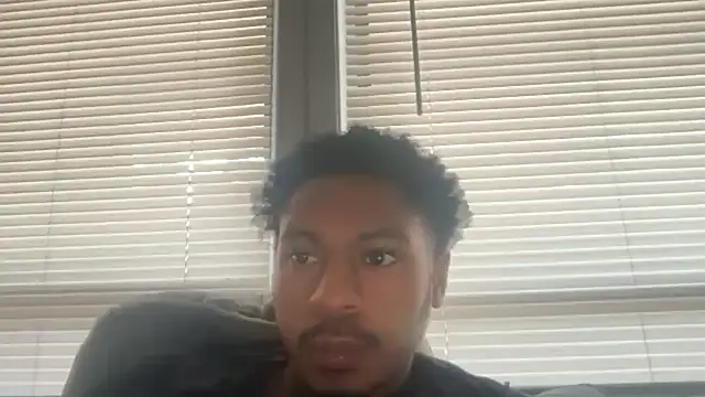 Snapshot of Yungandhungd chatting on 11-21-25, 01:54 Yungandhungd online show from 11-21-25, 01:54