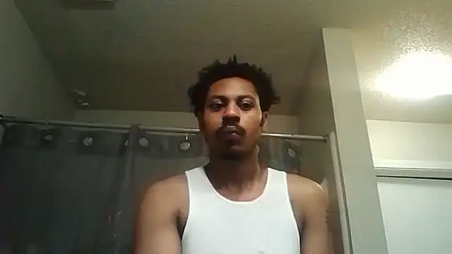 Snapshot of Yungandhungd chatting on 09-28-25, 12:23 Yungandhungd online show from 09-28-25, 12:23