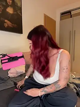 OliviaaFischer online show from 05-12-26, 06:58