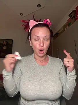 OliviaaFischer online show from 12-18-25, 12:09