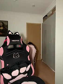 OliviaaFischer online show from 04-06-26, 08:10